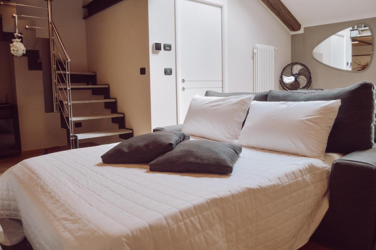 Historic Center Charming Apartment Free Wi-Fi Savigliano Exterior foto
